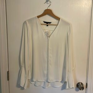 White House black market women’s white long sleeve blouse size XS